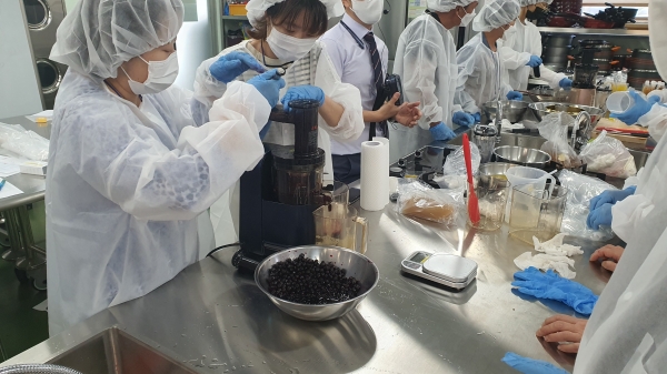 농산물활용 가공상품화 교육 진행 모습