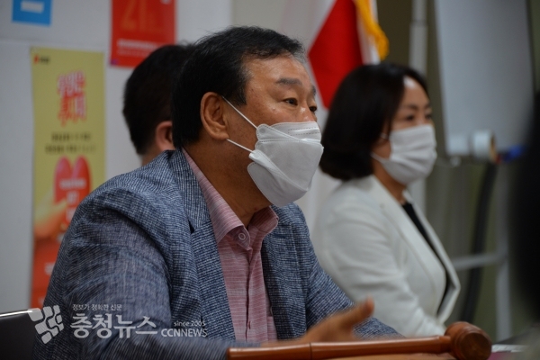 최민호 세종시당 위원장과 김복열 부위원장