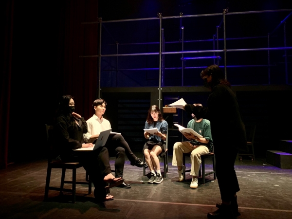 목원대 음악대학 뮤지컬팀 ‘세렌디피아’ 학생들이 공연 연습을 하는 모습.