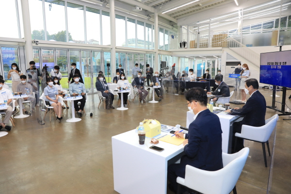 박범계 법무부장관, 한남대 학생창업자들과의 간담회 개최 모습