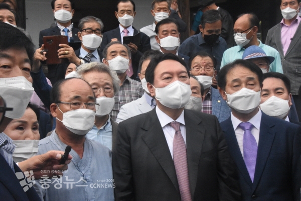 윤석열 전 검찰총장과 최호상 논계금 당협위원장