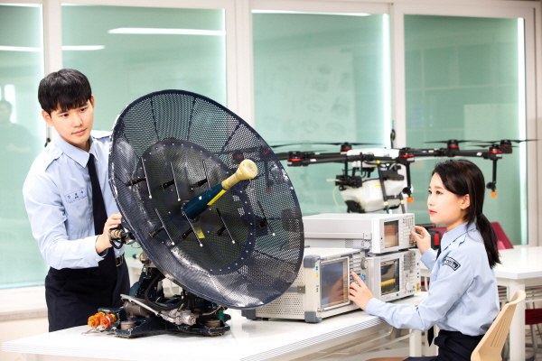 항공부사관과,  항공 및 드론 정비 실습실 구축 모습