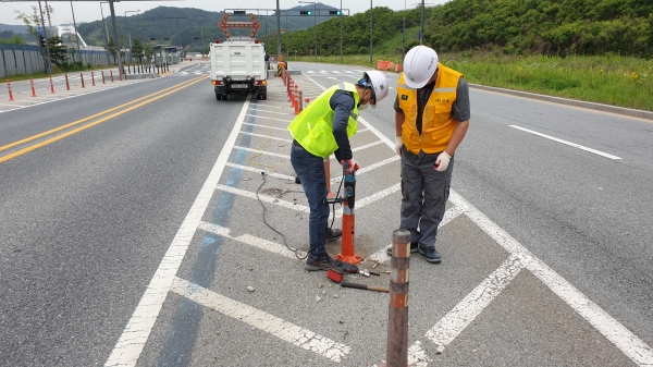 시선유도봉 정비 모습