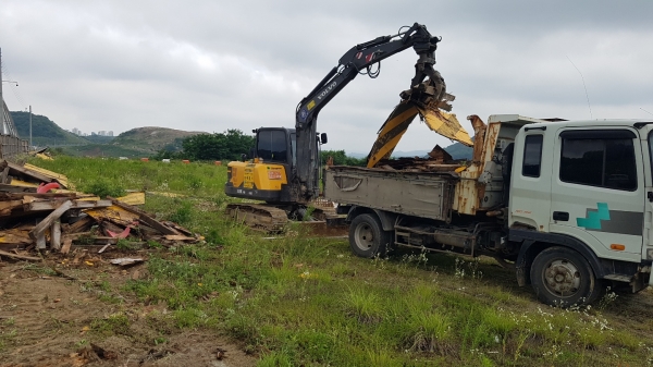 쓰레기 수거 모습