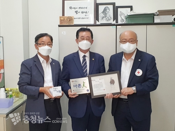 서문동님 바른인 명패 전달식