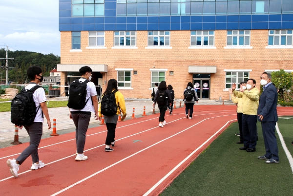 설동호 교육감 학교현장 방문 모습