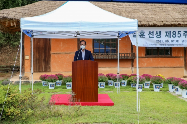 7일 '심훈 선생 85주기 추모제' 개최 (추도사 모습)