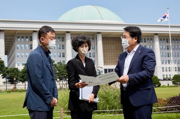 국회를 방문 중인 오세현 시장