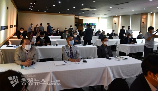 대전비전2030정책네트워크 창립세미나에 참석한 내빈들.