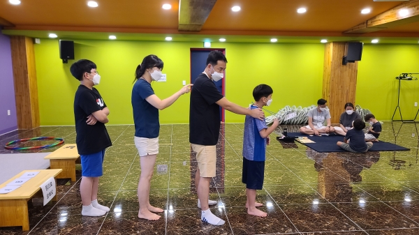 국립산림치유원 추석연휴 가족 프로그램 '가족 소통 윷놀이' /산림청 한국산림복지진흥원 국립산림치유원 제공