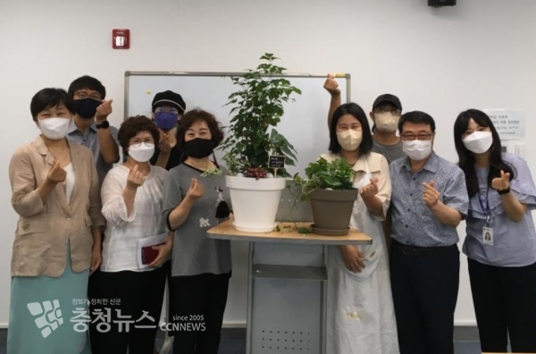 반려 식물키우기