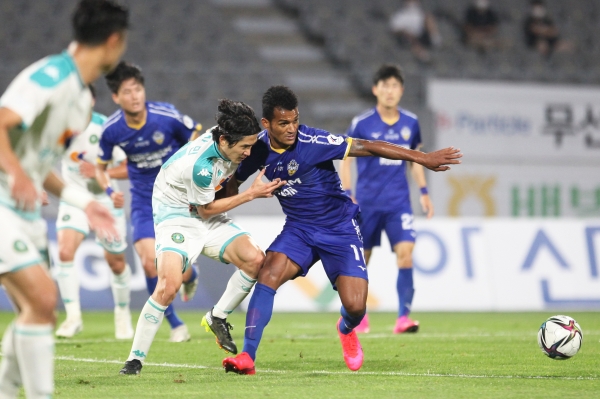 충남아산FC 경기 모습