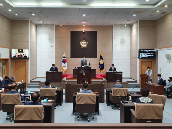 금산군의회 원포인트 임시회 모습