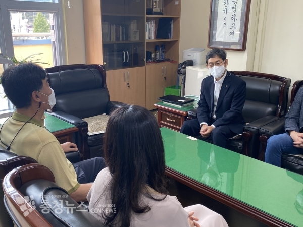 정산고등학교 황의도 교장, 김효찬 3학년부장