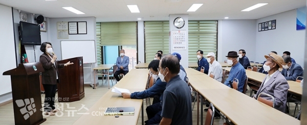 서산시의회 이연희 의장, 지난 29일 지곡노인대학 특별강연을 진행했다.