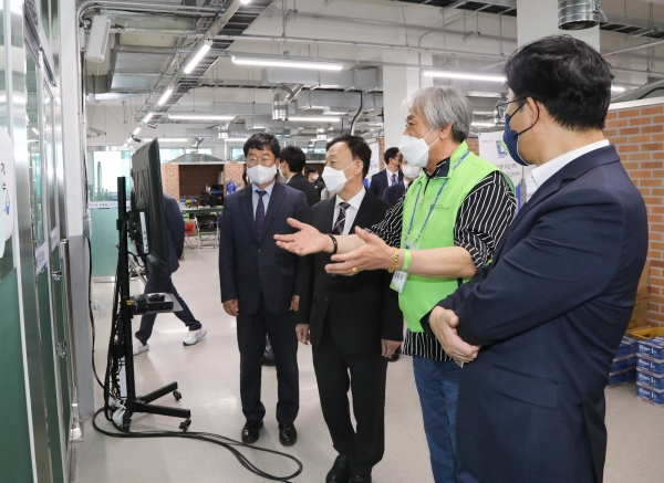 설동호 대전교육감, 2021년 대전광역시 제56회 전국기능경기대회 경기장 방문 모습