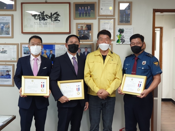 대덕구의회, 지역·의정발전 유공자 감사장 수여식 모습