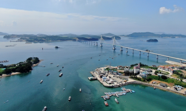 영목항 전경.