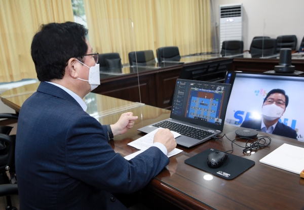 장종태 서구청장은 지난 14일 메타버스를 활용, 직원 빅데이터 분석 교육 실시했다.