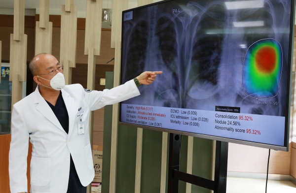 예후예측 솔루션 시연 장면