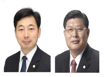 왼쪽 김정훈 위원장, 김충호 부위원장