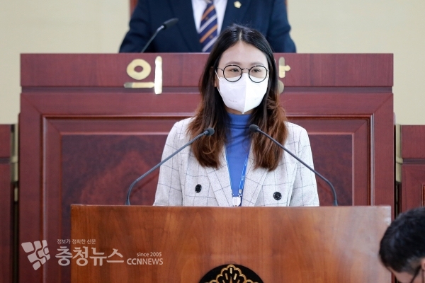 5분 발언하는 김미영 아산시의회 의원