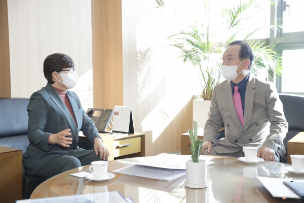 박상돈 천안시장, 김진숙 한국도로공사 사장 만나 입장휴게소에 하이패스 나들목 설치  건의