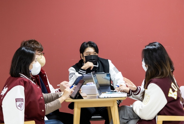 고려대학교 학생들 이미지