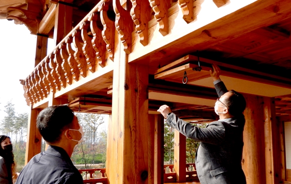 국립세종수목원 전통정원 구조물 안전점검 모습