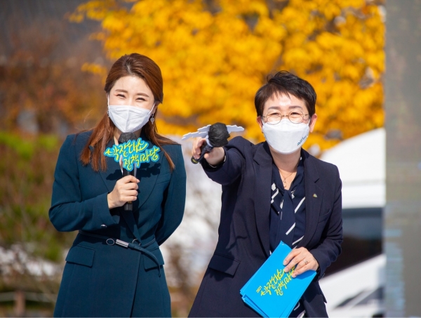 박정현 대덕구청장이 주민들에게 정책강연을 하고 있다.