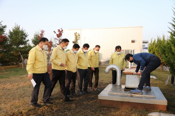 산업건설위원회는 지난 5일 지곡면 무장리 현대위아(주) 서산공장 절삭유 유출사고 현장 방문