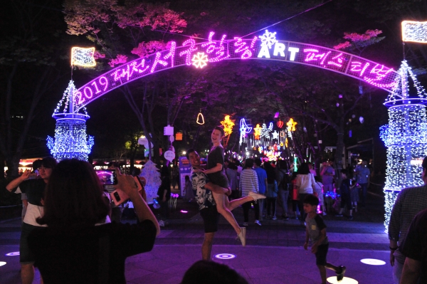 지난 2019년 5월 개최된 대전 서구힐링 아트페스티벌 개최 사진