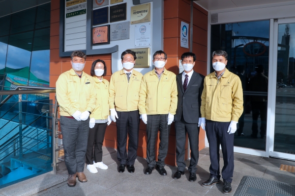 국민행복민원실 재인증 현판 제막식 사진