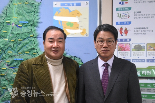 김거수 충청뉴스 대표와 김돈곤 청양군수