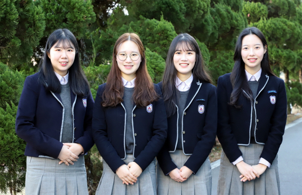 신일여고(왼쪽부터 김예지, 유지선, 유채원, 주영서)