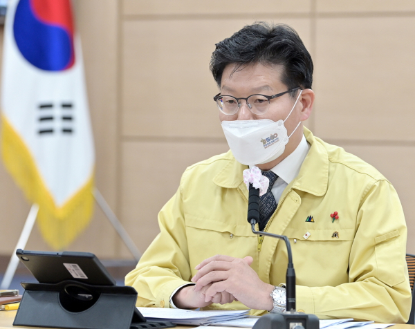 1월중 업무계획보고회 주재중인 김정섭 시장