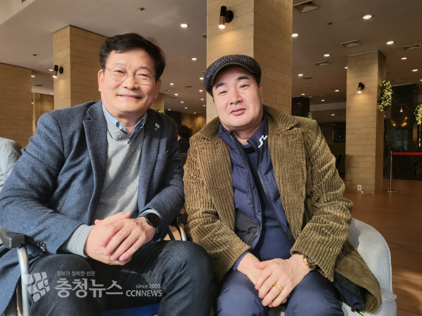 더불어민주당 송영길 대표와 충청뉴스 김거수 대표