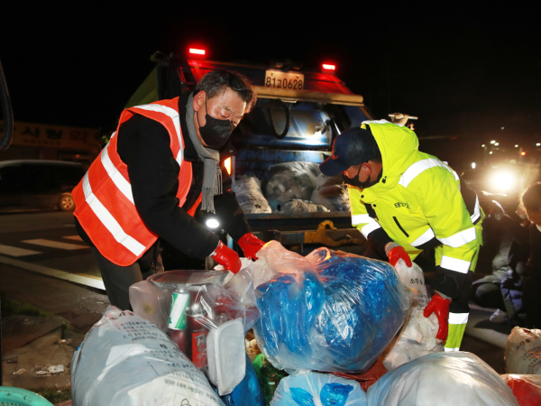 가세로 군수 환경미화원 현장체험 모습