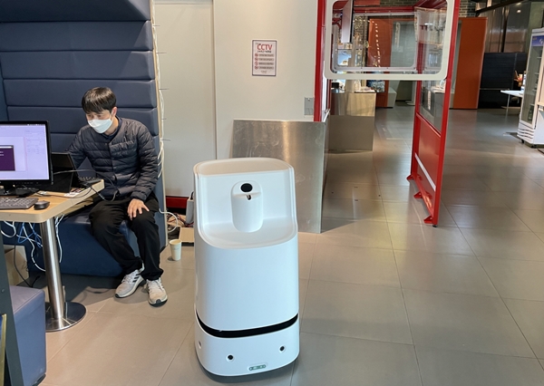 자율주행 방역로봇 현장 테스트 모습