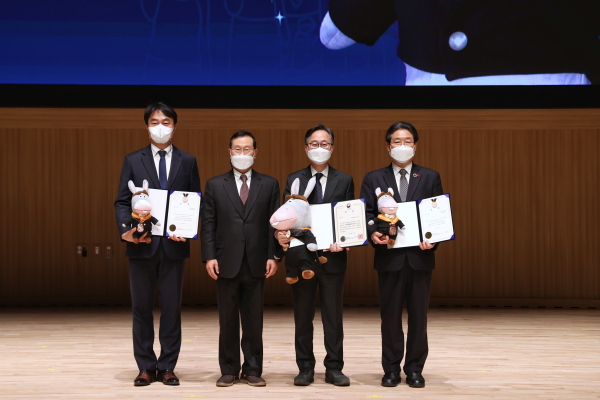 2021 자치분권 어워드 시상식 (맨 오른쪽 김홍장 당진시장)