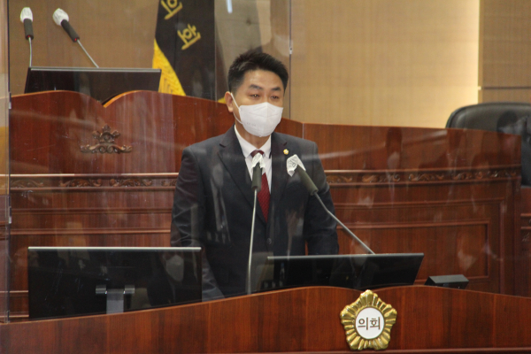 5분 발언하는 김철환 천안시의원