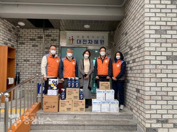 왼쪽 2번째 박형진 지사장