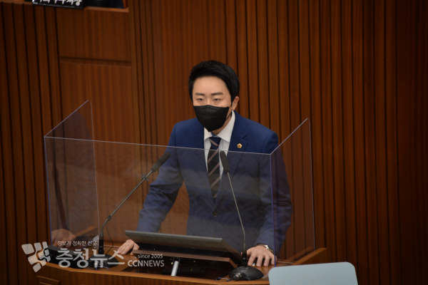 5분 발언하는 임채성 세종시의회 의원