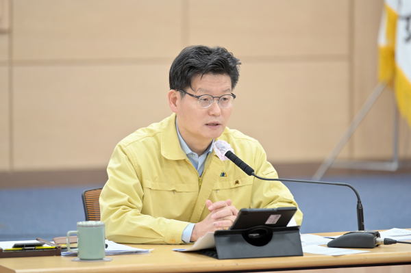 21일 김정섭시장 주간업무계획보고회 주재 모습