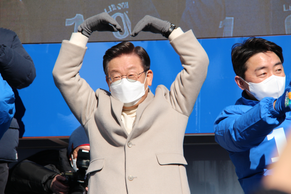 천안 지지자들에게 화답하는 이재명 대선 후보