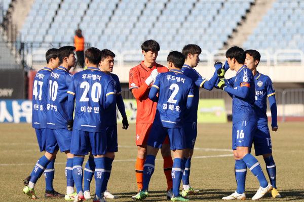 충남아산FC 선수들