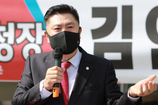 국민의힘 김연수 대전 중구의회 의장이 16일 6·1 지방선거 중구청장 출마를 공식 선언했다.
