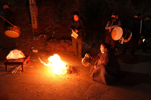 송악읍 고대리 안섬마을에서 충청남도 무형문화재(제35호)인 안섬당제가 보존회 주최로 16일과 17일 이틀에 걸쳐 진행