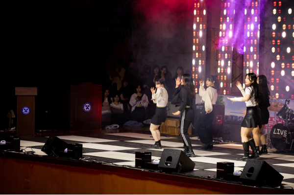 댄스동아리 네오의 신입생 환영 공연