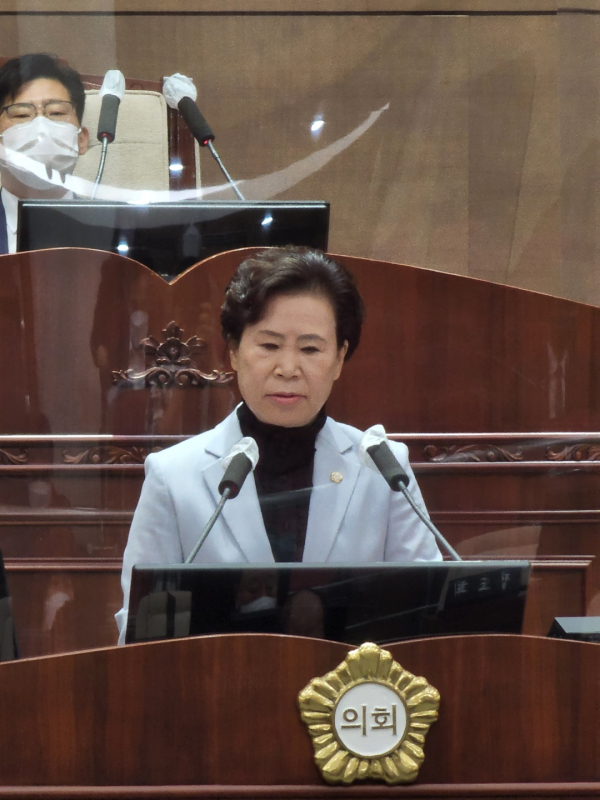 5분 발언하는 김행금 천안시의원